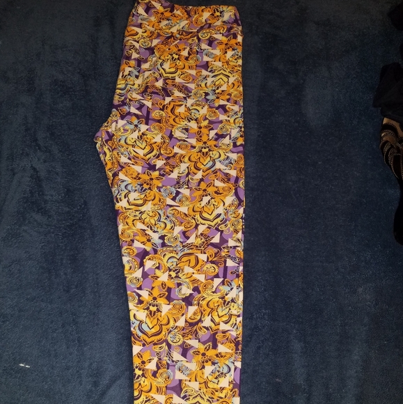Lularoe tall and curvy yoga pants - Picture 1 of 3